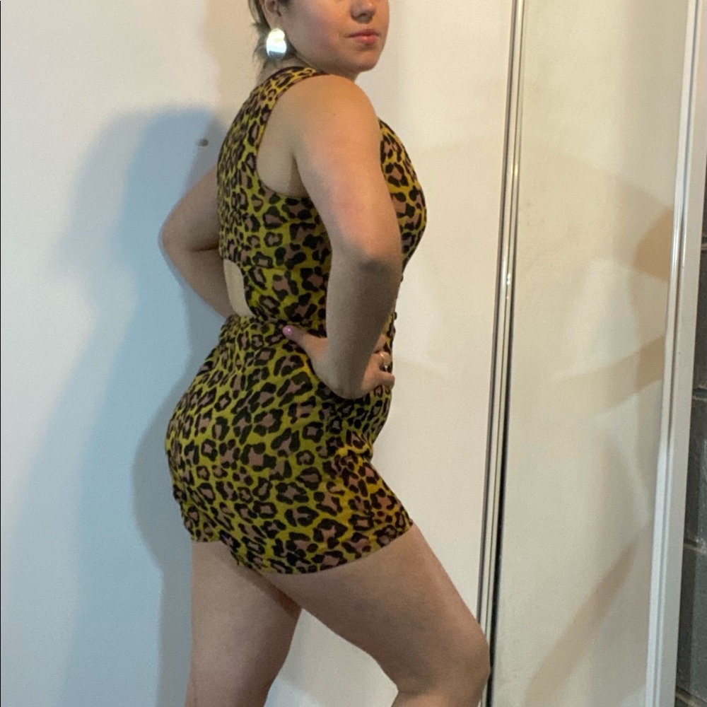 LIVE TO BE SPOILED ROMPER SIZE S